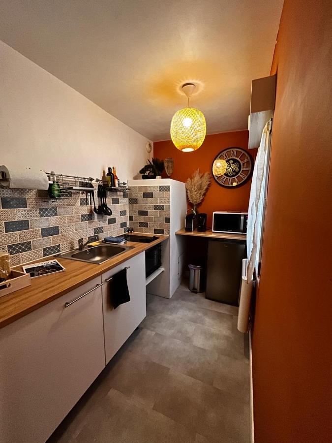 Charmant Studio En Plein Centre Ville De Chartres Apartment Exterior photo
